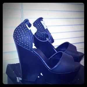 High wedge studs